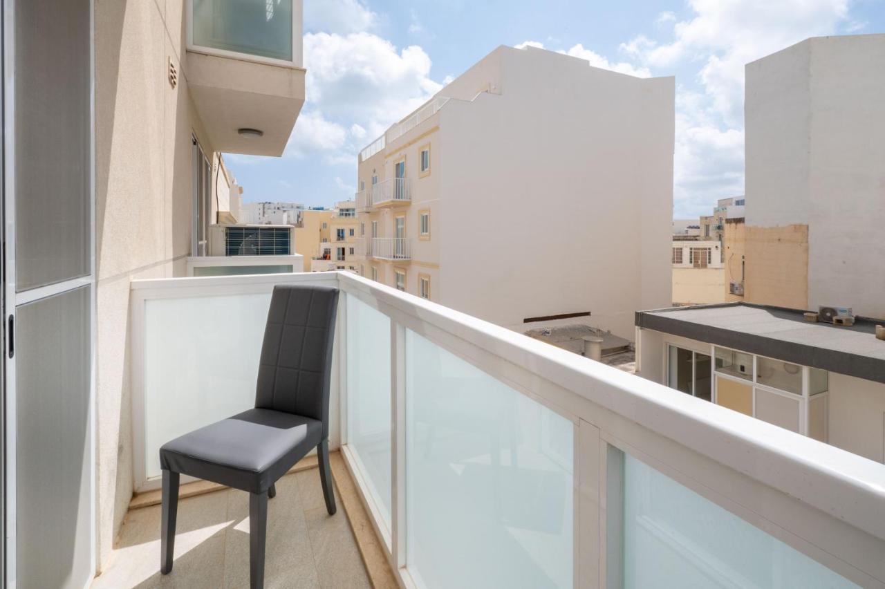 Vela Blu Apartments - Rose Court グジラ エクステリア 写真