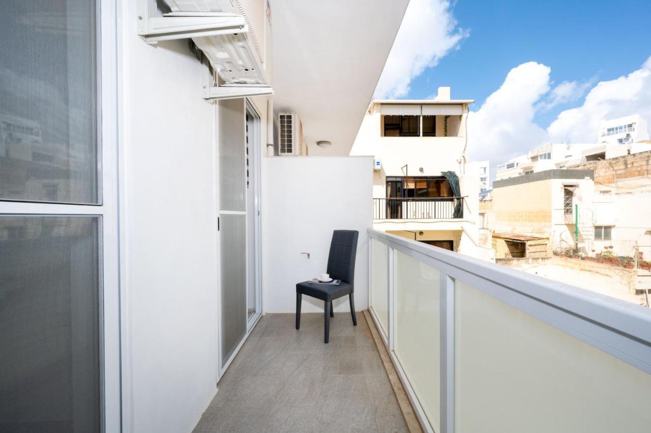 Vela Blu Apartments - Rose Court グジラ エクステリア 写真