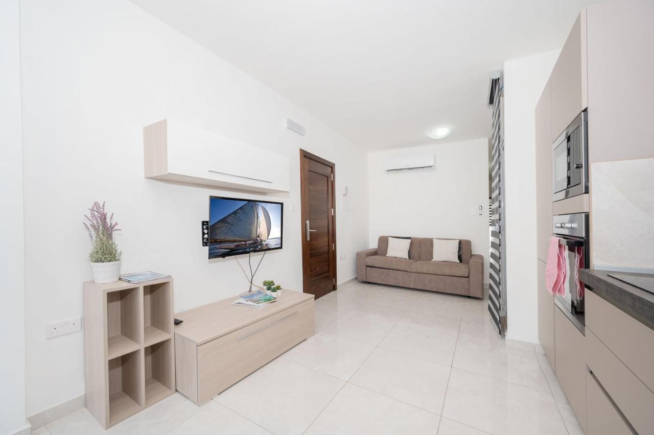 Vela Blu Apartments - Rose Court グジラ エクステリア 写真