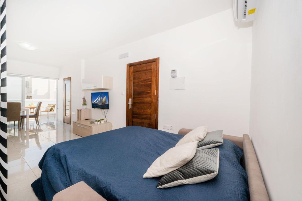 Vela Blu Apartments - Rose Court グジラ エクステリア 写真