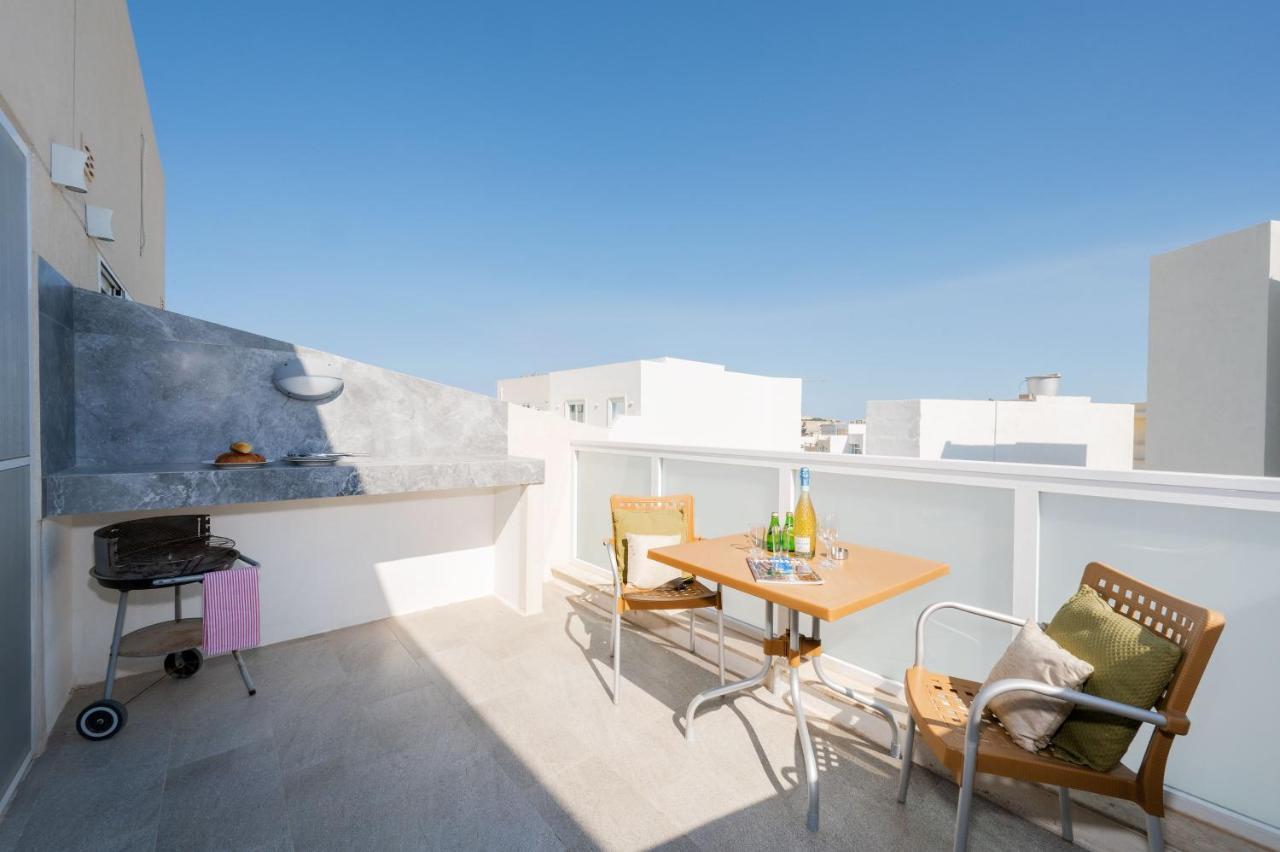 Vela Blu Apartments - Rose Court グジラ エクステリア 写真