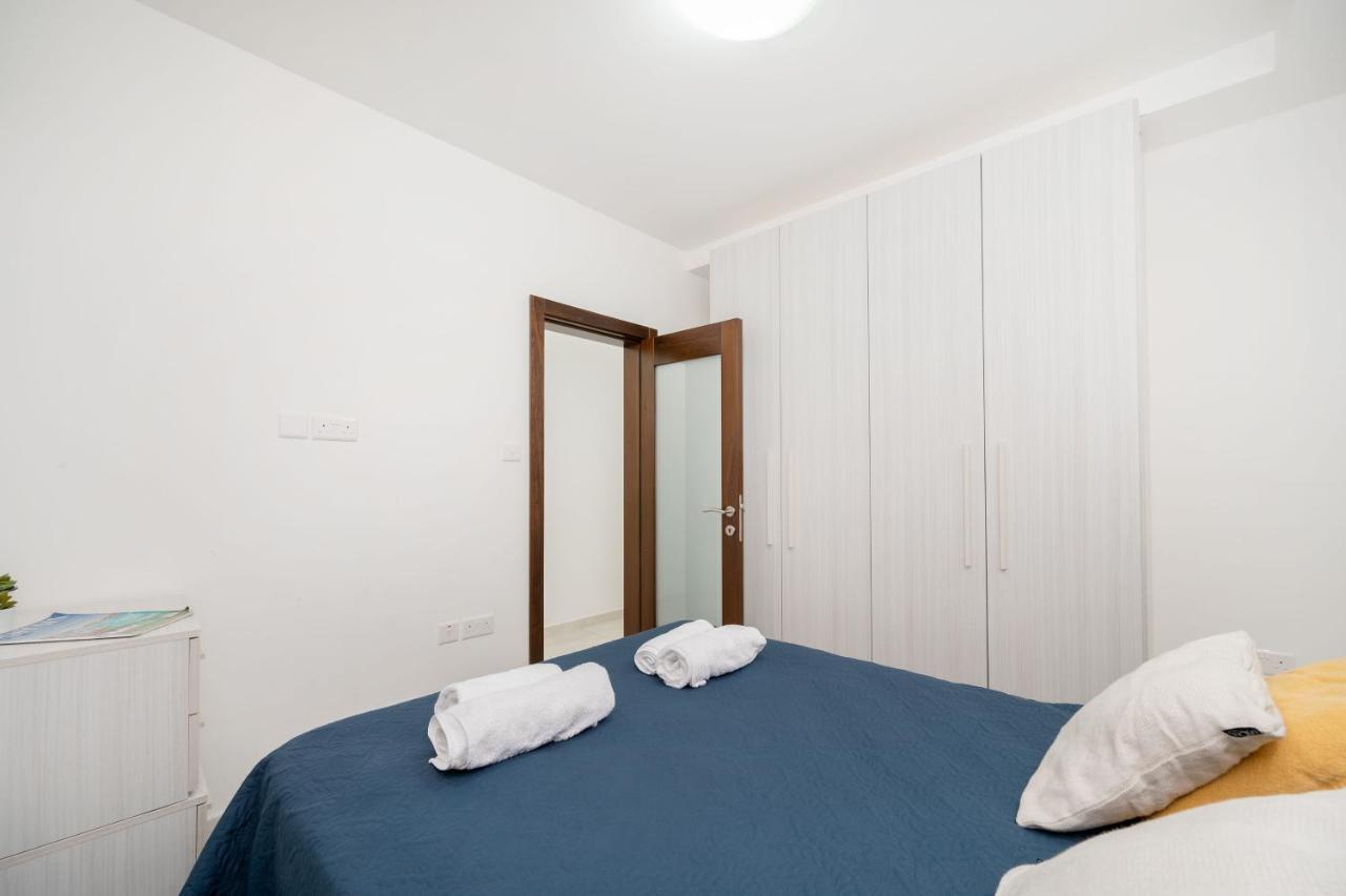Vela Blu Apartments - Rose Court グジラ エクステリア 写真