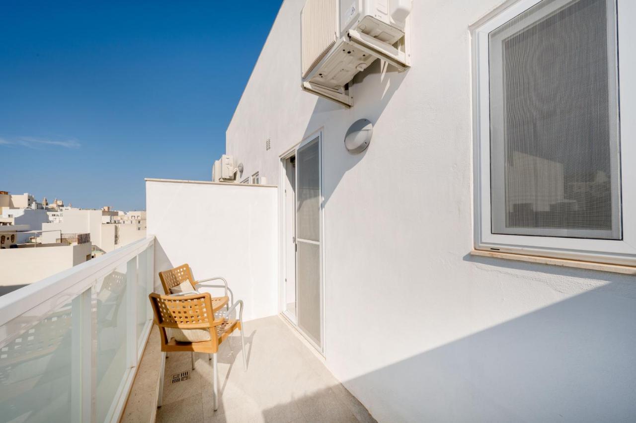 Vela Blu Apartments - Rose Court グジラ エクステリア 写真