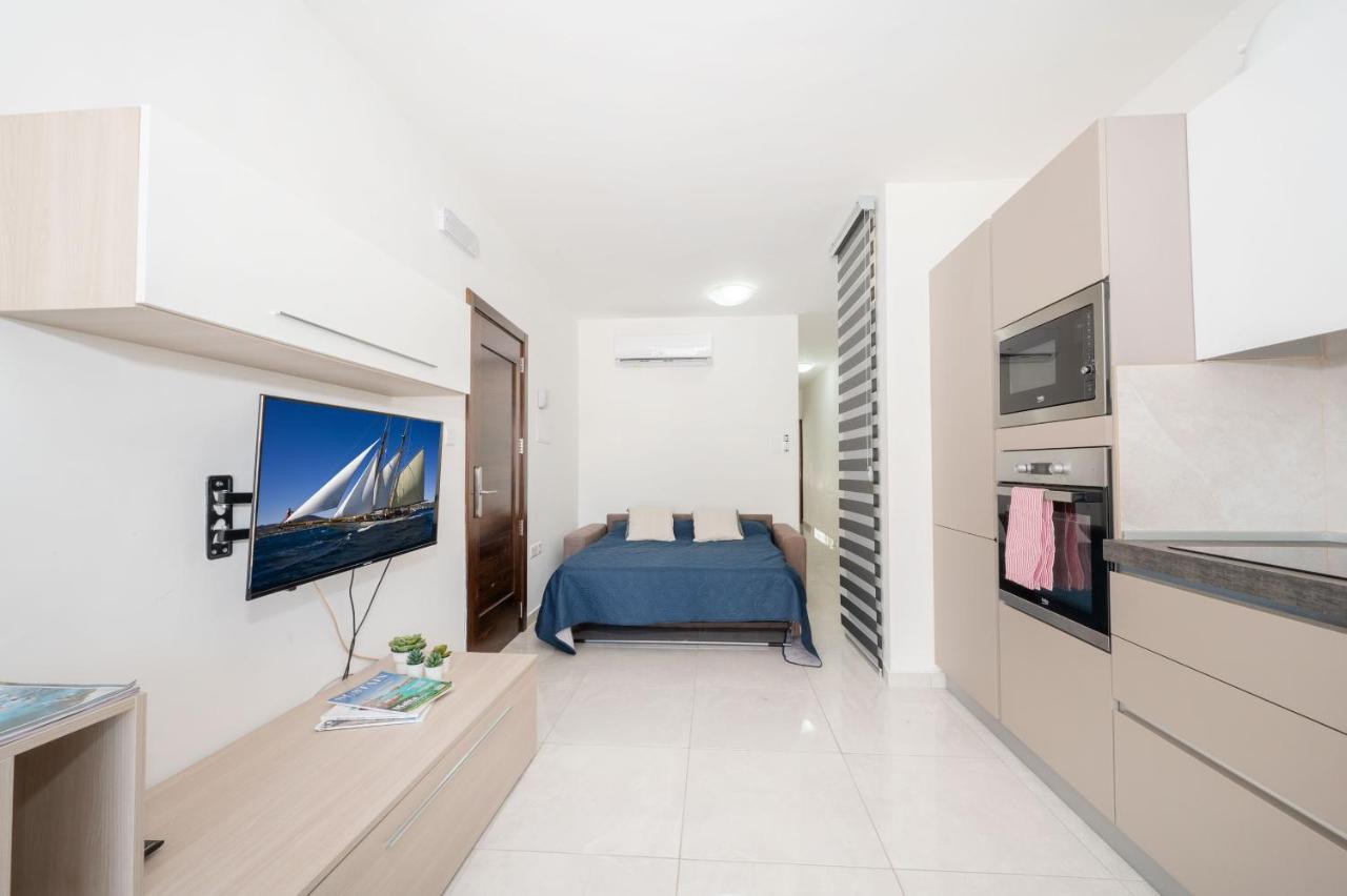 Vela Blu Apartments - Rose Court グジラ エクステリア 写真
