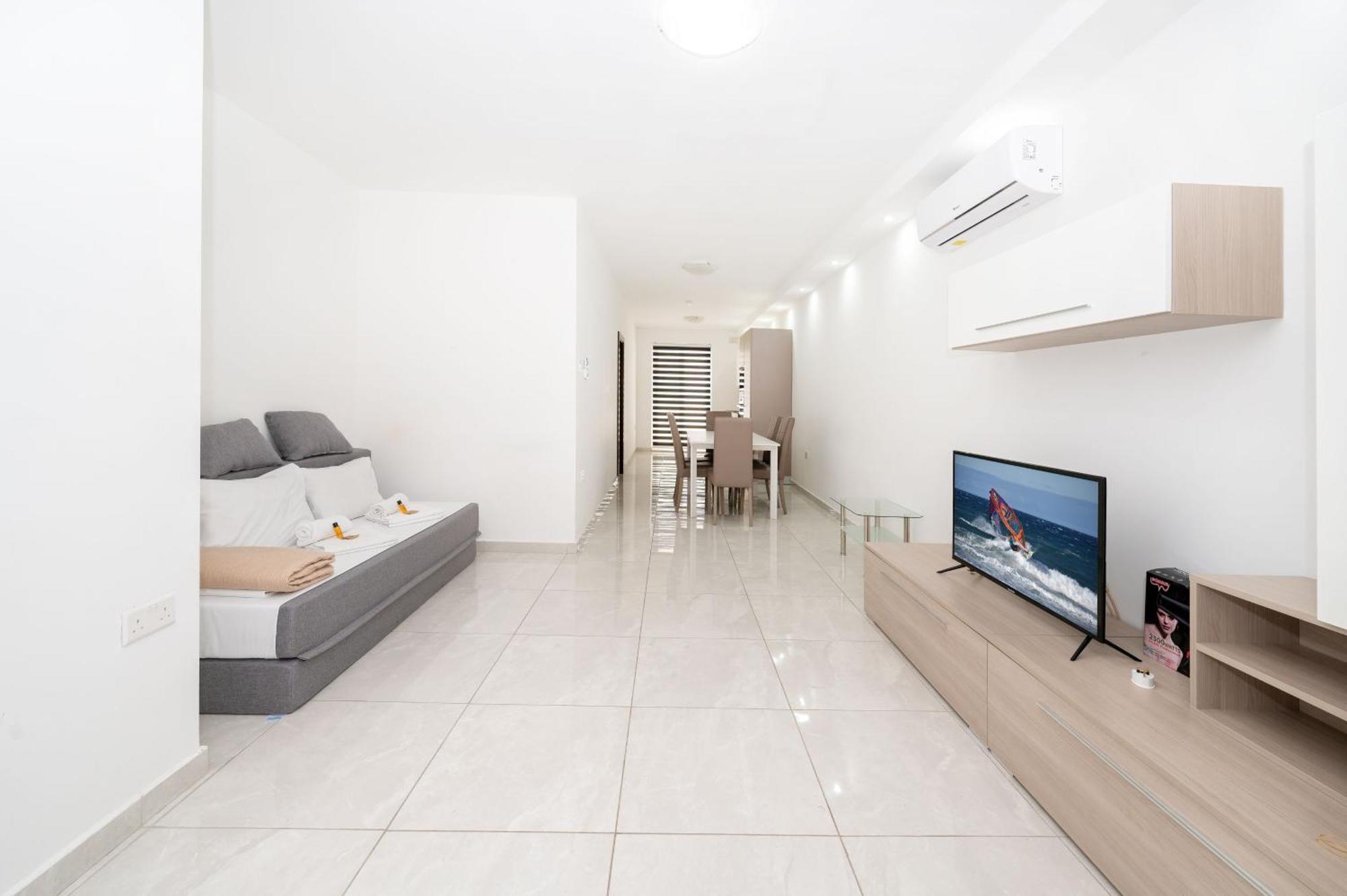 Vela Blu Apartments - Rose Court グジラ エクステリア 写真